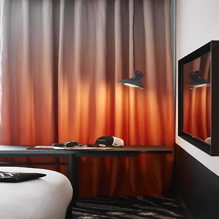 Mama Shelter Paris La Defense 3*