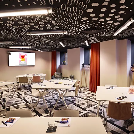 ホテル Mama Shelter Paris La Defense ピュトー