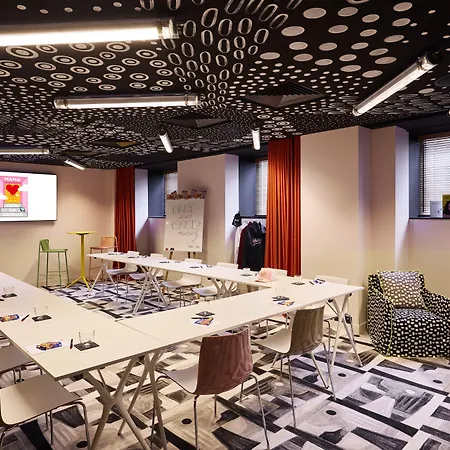 Mama Shelter Paris La Defense ホテル 4*