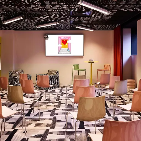 Mama Shelter Paris La Defense 3*