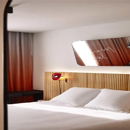 Mama Shelter Paris La Defense 3*