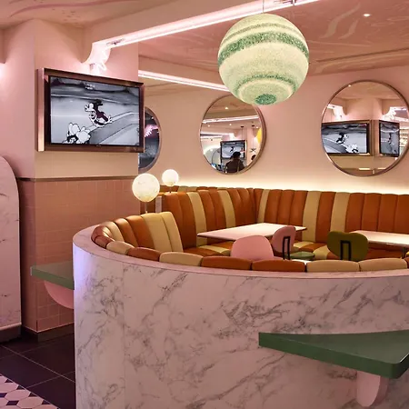 Mama Shelter Paris La Defense 4*
