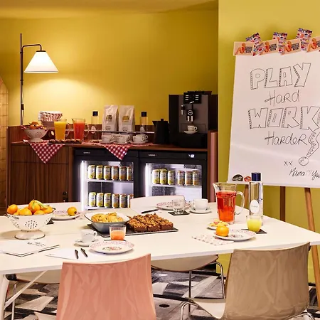 Mama Shelter Paris La Defense 3*