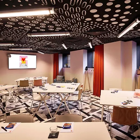 호텔 Mama Shelter Paris La Defense 3*