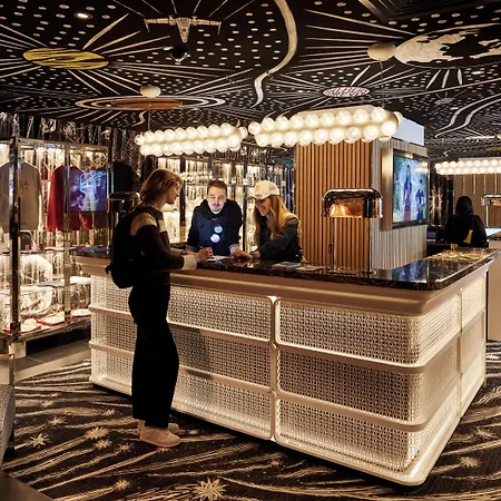 Hotel Mama Shelter Paris La Defense