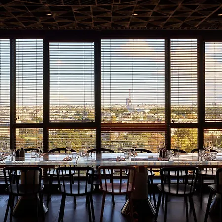 Hotel Mama Shelter Paris La Defense 4*