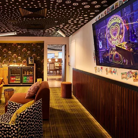 Mama Shelter Paris La Defense 4*
