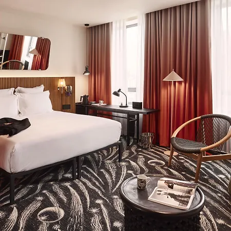 Hotel Mama Shelter Paris La Defense 4*